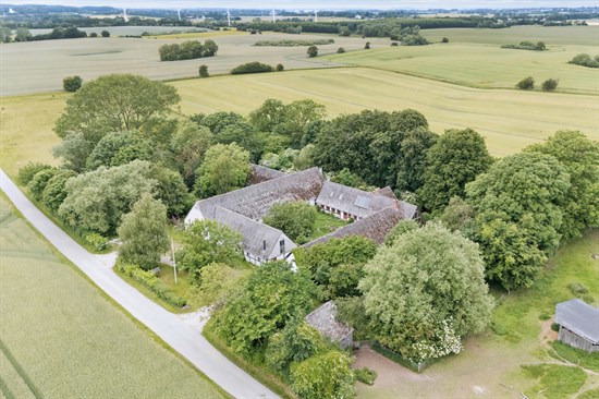 Top 6 over dyreste boliger til salg i Kirke Såby. Priser op til 8.595.000 kr