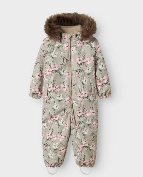 Tjek Name-it flyverdragterne hos Børneshoppen Brønderslev i år