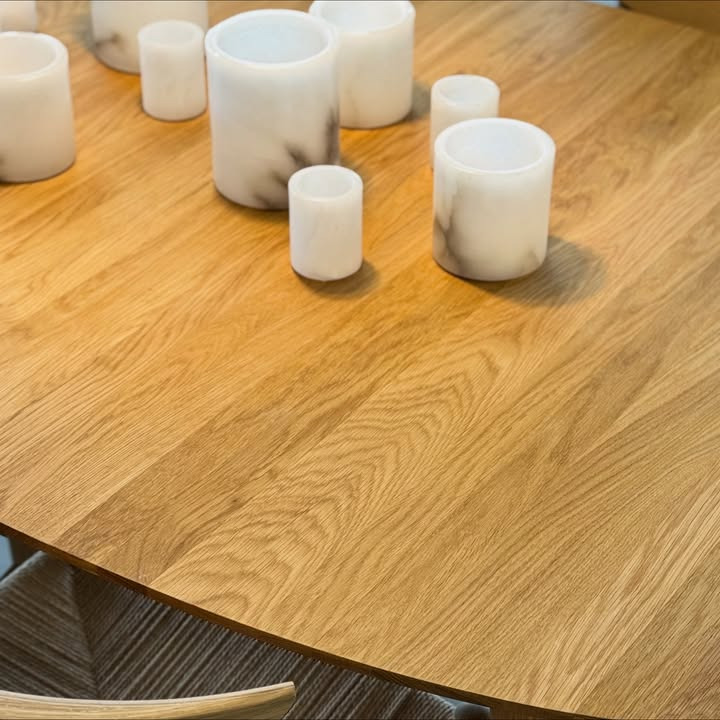 Livingshop Holstebro præsenterer unikke alabaster lysestager fra Tell Me More