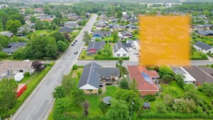 Mæglerhuset: Ny pris på rummeligt og opdateret familiehjem i Hjallerup