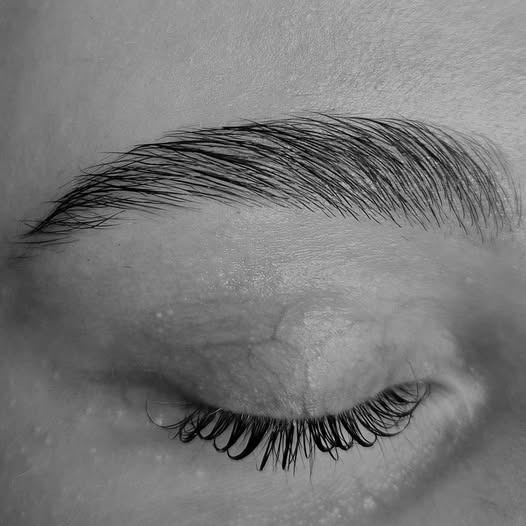 Bangs Beauty fremhæver bryn med brow lamination