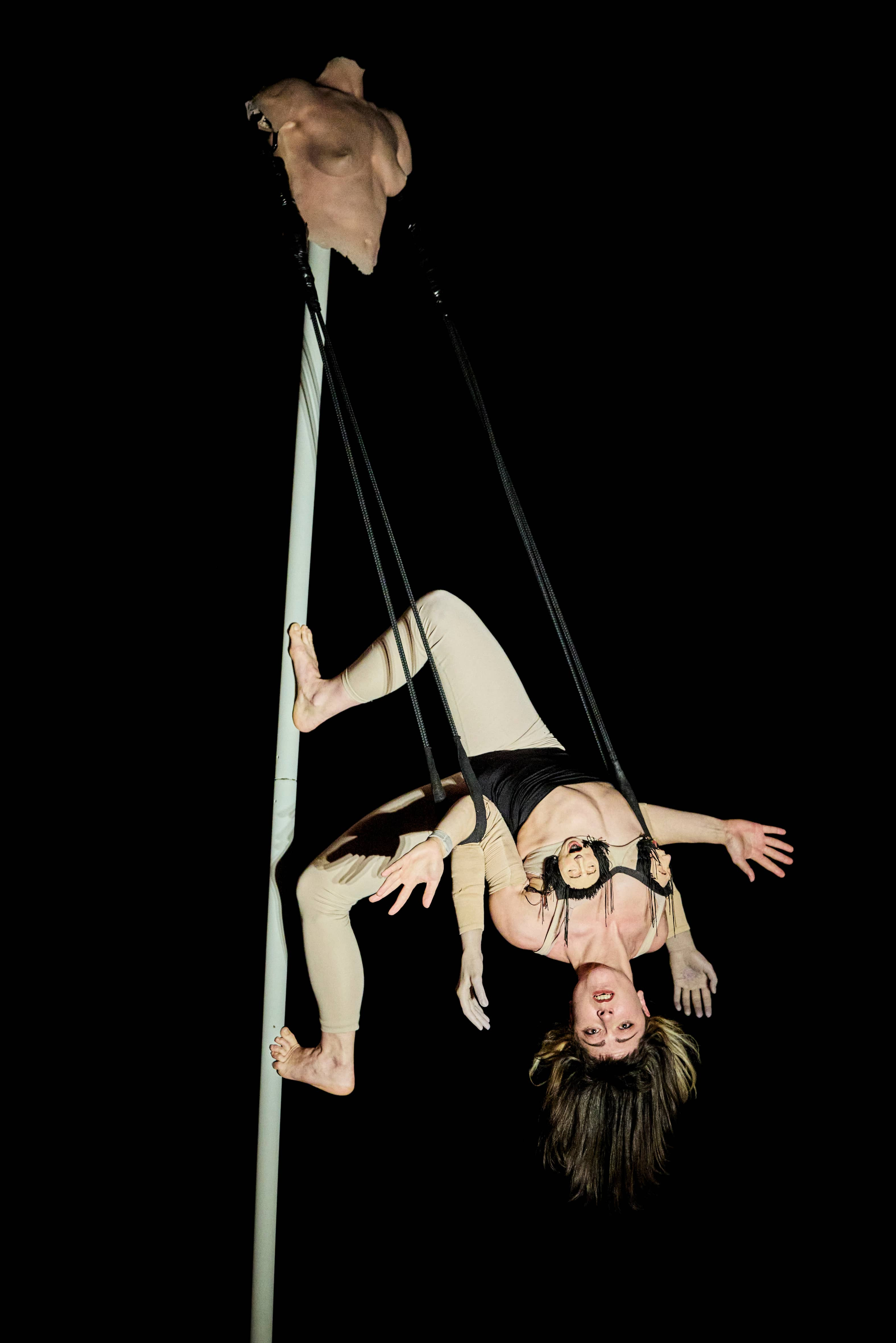 Oplev dobbeltforestillingen "Where night is not so far away..." og "Fragments" i Odense