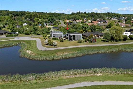 Top 6 over dyreste boliger til salg i Hovedgård. Priser op til 5.995.000 kr