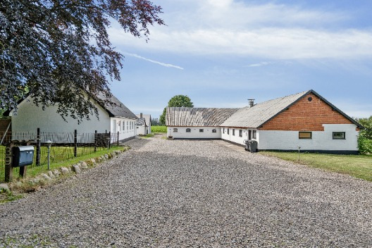 Home Brønderslev præsenterer charmerende landsted nær Brønderslev til salg