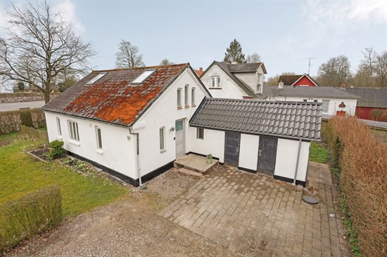 Ballevej 107 er til salg for kun 395.000 kr.: Se de billigste boliger til salg i Jelling her