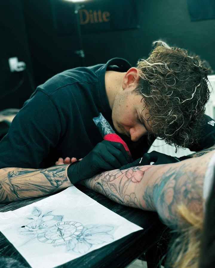 Mr. & Mrs. Tattoo tilbyder nedsat dagpris i morgen