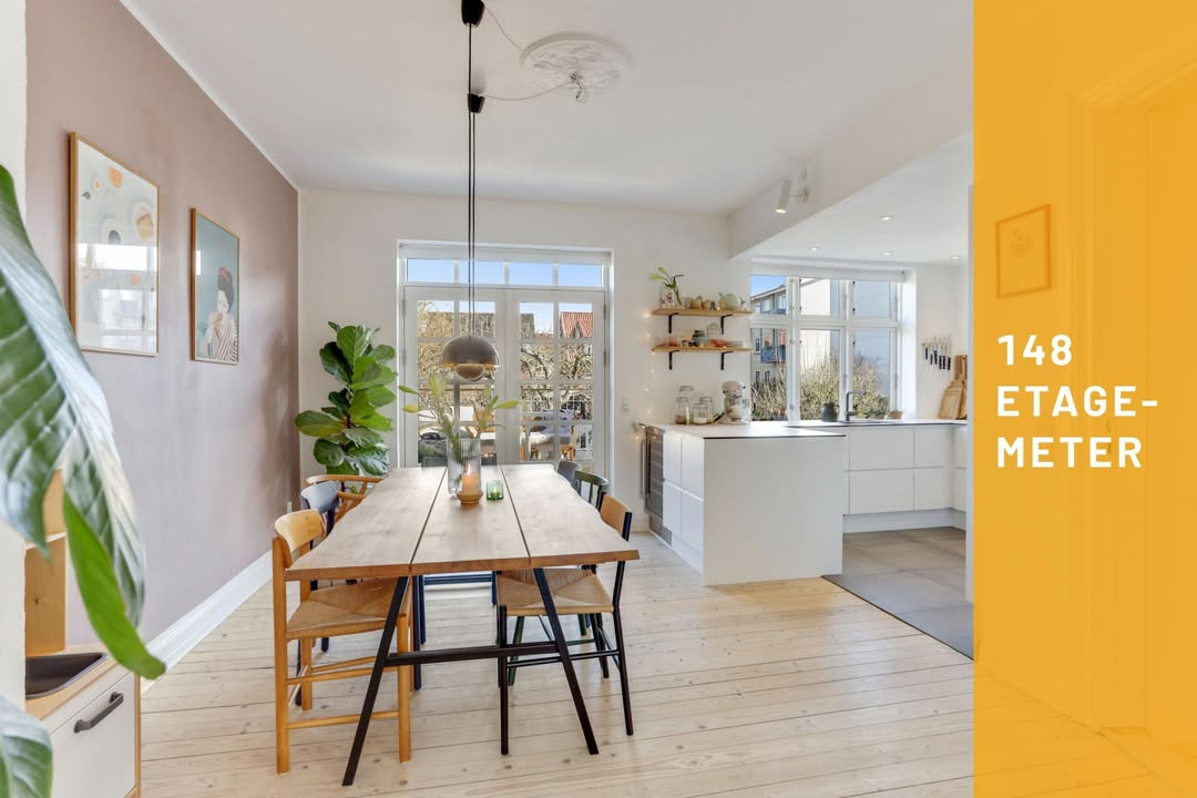 Mæglerhuset Aalborg præsenterer stilfuldt renoveret lejlighed i Vestbyen med stor altan