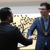 Vallensbæk fejrer 17 nye statsborgere med rørende grundlovsceremoni