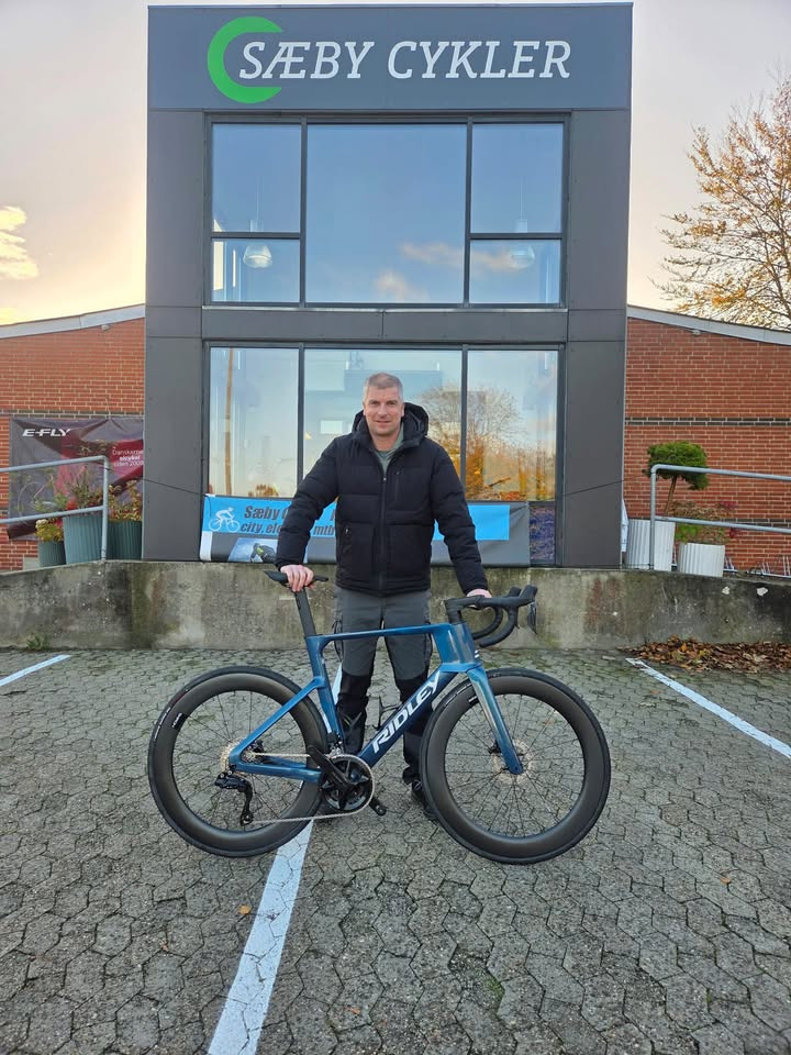 Sæby cykler ønsker Kasper tillykke med sin nye Ridley Noah