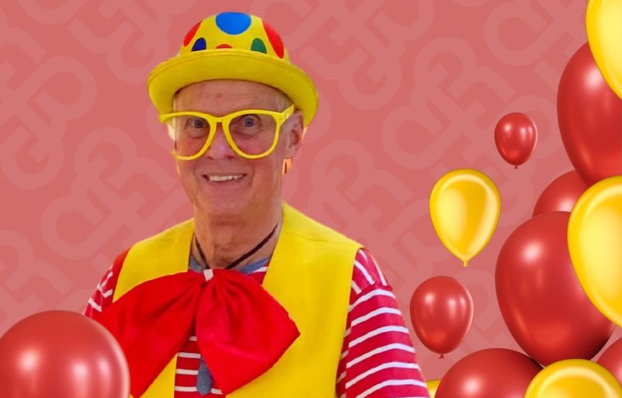Mød den festlige ballonklovn Alfredo i Randers Storcenter