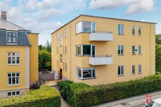 Charlottenlundvej 2B er til salg for kun 3.295.000 kr.: Se de billigste boliger til salg i Hellerup her