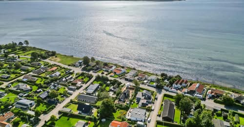 &LIVING Aalborg fejrer vellykket boligsalg i Egå