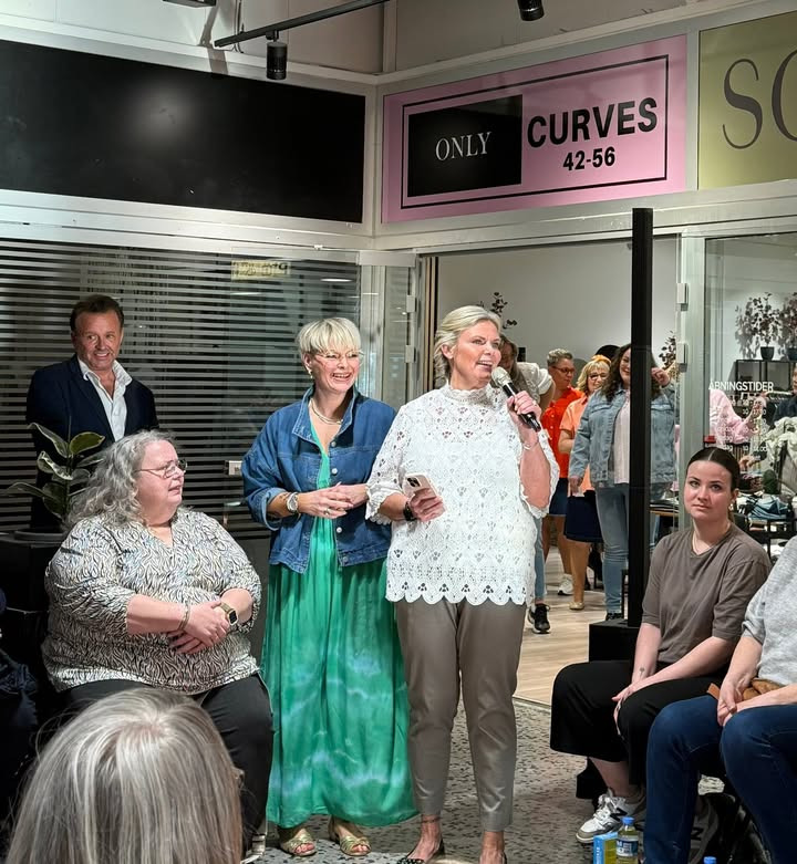 Only Curves fejrer en succesfuld aften med Dennis Knudsen og glade gæster