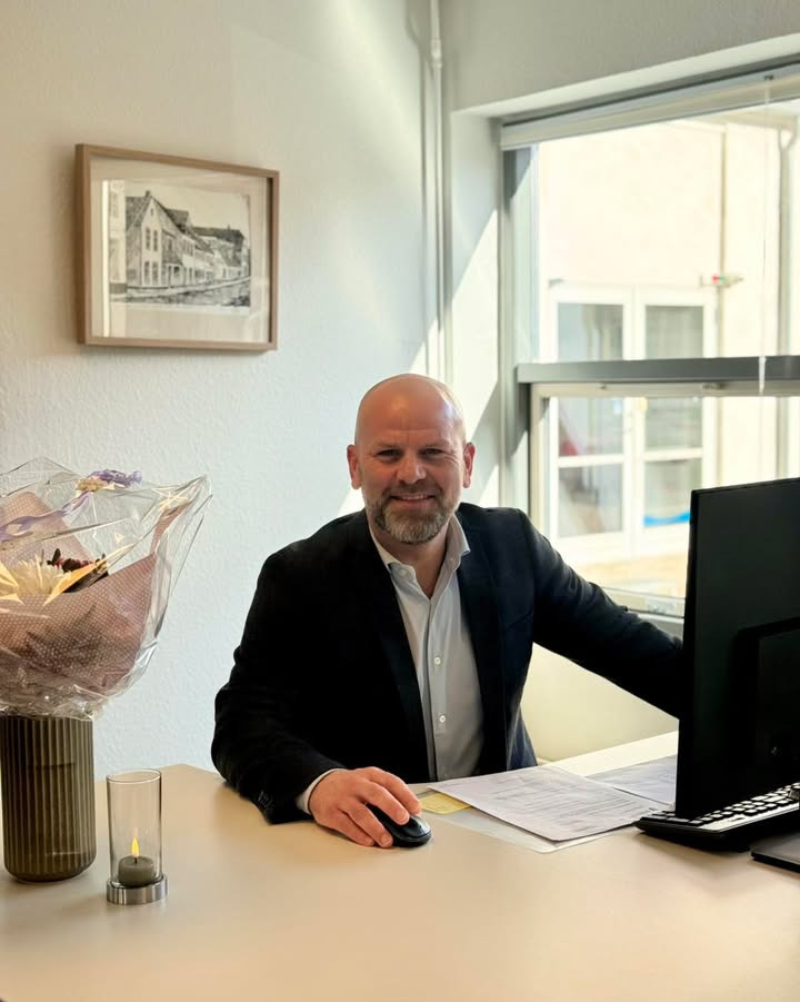 EJENHOLM BOLIG & ERHVERV byder Franz velkommen til erhvervsteamet