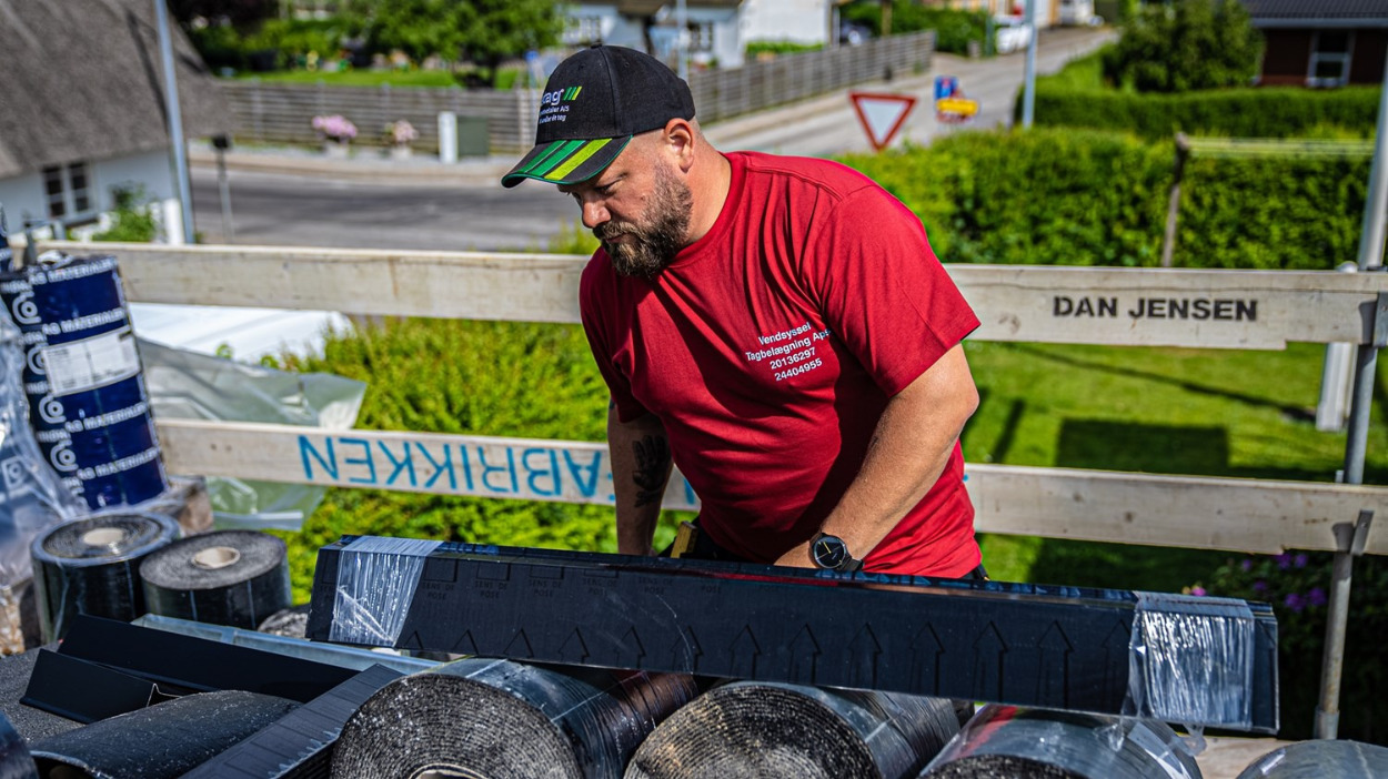 Lokal tagdækkervirksomhed drives videre i tredje generation: "Et rigtigt familieforetagende, som jeg er stolt af at videreføre"