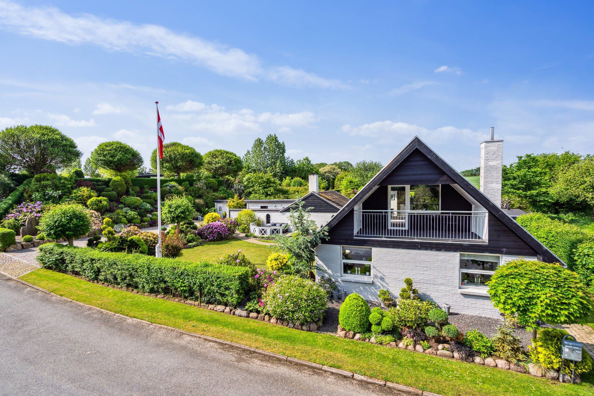 Drømmer du om luksus? For 2.295.000 kr er Vemmingbundstrandvej 118 kommet til salg - Se den og de dyreste boliger til salg her