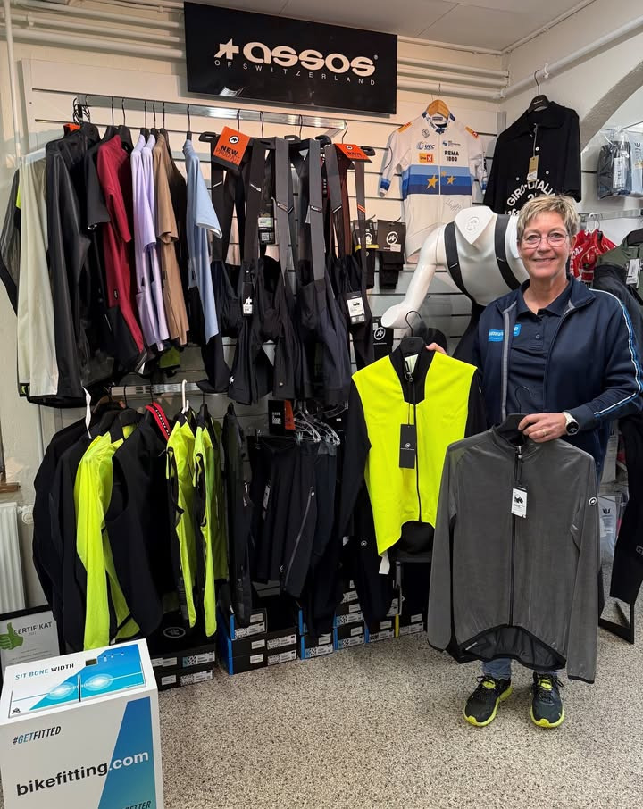 Per P. Cykler har efterårssalg med 50% rabat på Assos-overdele