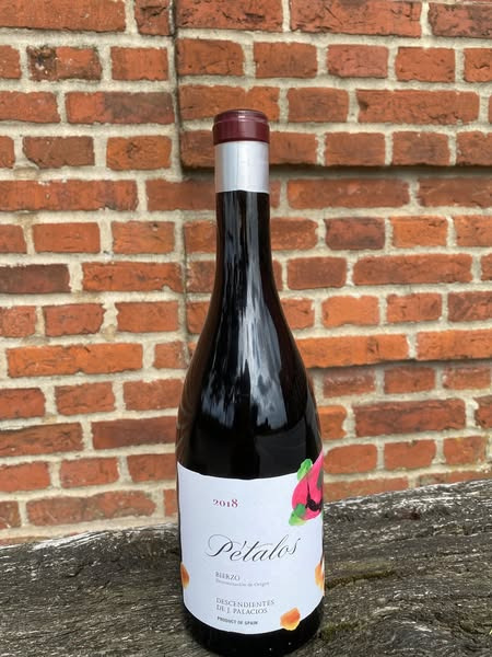 Tilbud på spansk kvalitetsrødvin hos Pedersborg Vin: Petalos fra Alvaro Palacios til kun 125 kr.