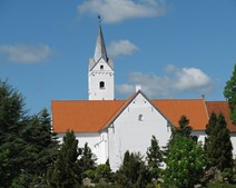 Brætspilsaften og kirkekoncert i Dronninglund