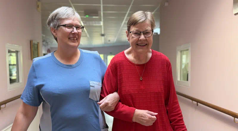 Charlotte fandt sit kald: Fra bedemand til social- og sundhedshjælper i Assens