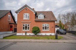 Top 6 over dyreste boliger til salg i Aarup. Priser op til 3.995.000 kr