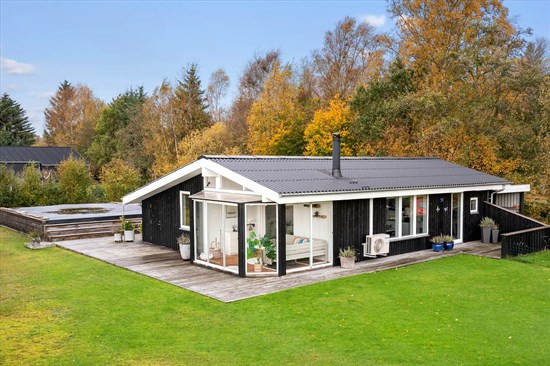 Vestvej 37 og 1 anden boliger er kommet til salg denne uge i Hals - se boligerne her.