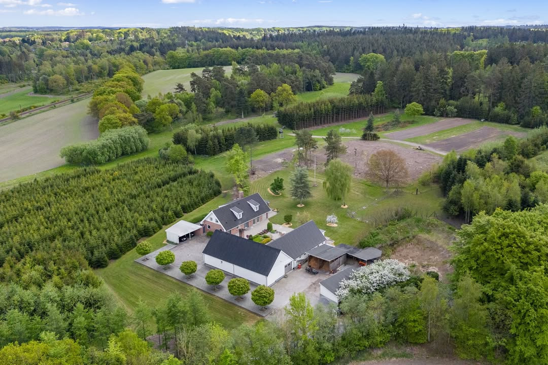 Home Støvring præsenterer unik landejendom tæt på Skørping med jagtmuligheder