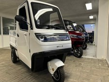 Lemvig Autocenter introducerer nye elscootere fra E-force i butikken