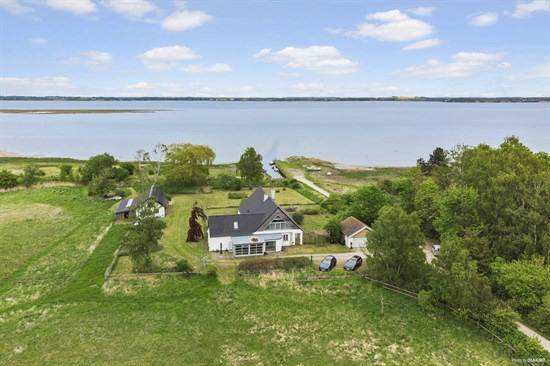 Luksusbolig netop kommet til salg i Jægerspris: Se hvad du skal smide for Jægerspris’ dyreste adresser her