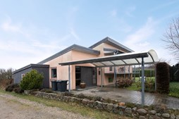 Byens Mæglere ApS præsenterer unik sydlandsk villa i Astrup