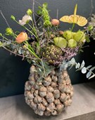 Florist Pernille DB ønsker god weekend og præsenterer smuk agernpotte med buket