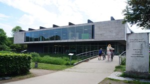 Hadsten Bibliotek er lukket tirsdag morgen
