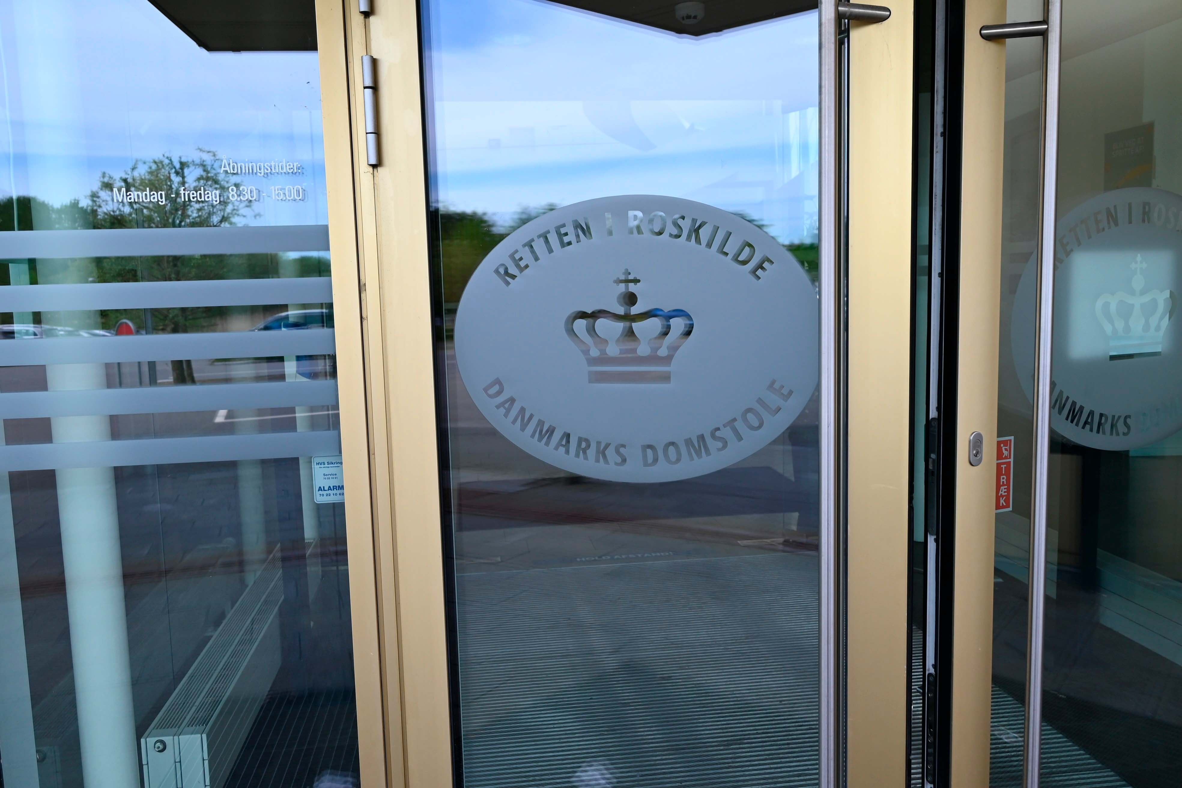 Grundlovsforhør: Ældre snydt for tusindvis af kroner