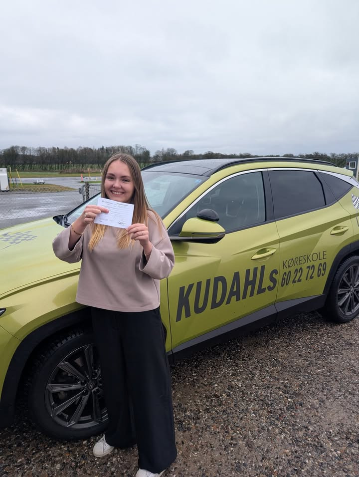 Kudahls Køreskole ønsker Lykke tillykke med kørekortet
