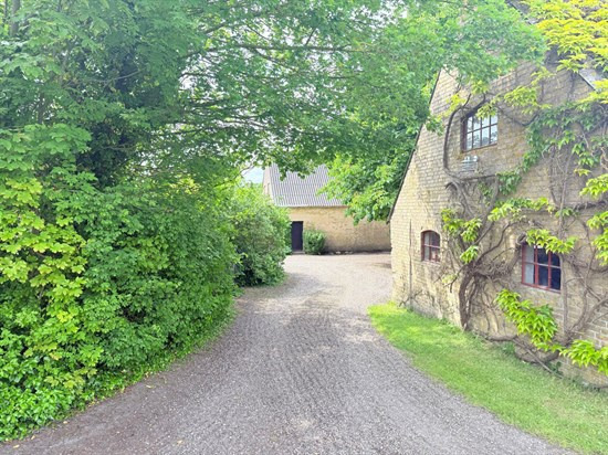 Top 6 over dyreste boliger til salg i Hovedgård. Priser op til 3.495.000 kr