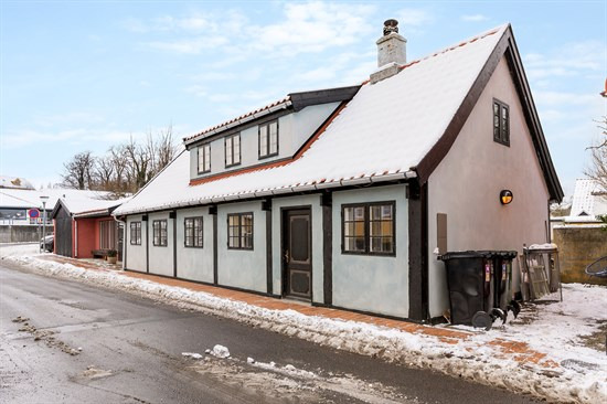 Lindevej 6 og 1 anden boliger er kommet til salg denne uge i Svaneke - se boligerne her.