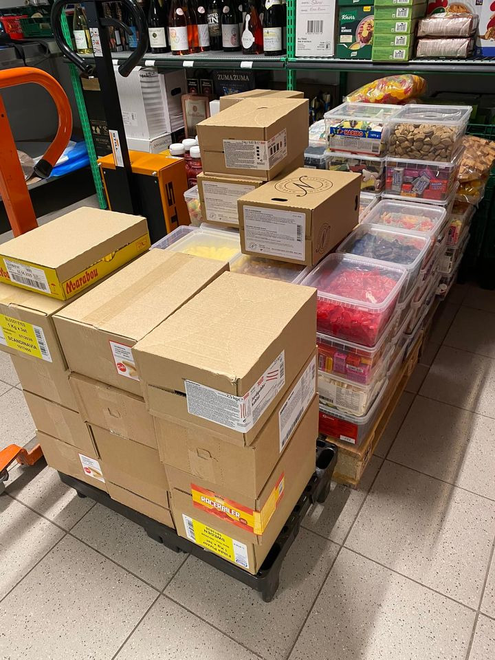 Min Købmand, Nim lokker med fyldte skåle og nye varianter i bland selv slik til kun 7,95 pr. 100 g om fredagen