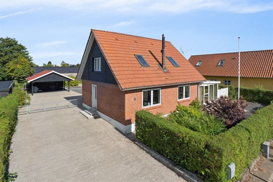Top 6 over dyreste boliger til salg i Engesvang. Priser op til 4.875.000 kr