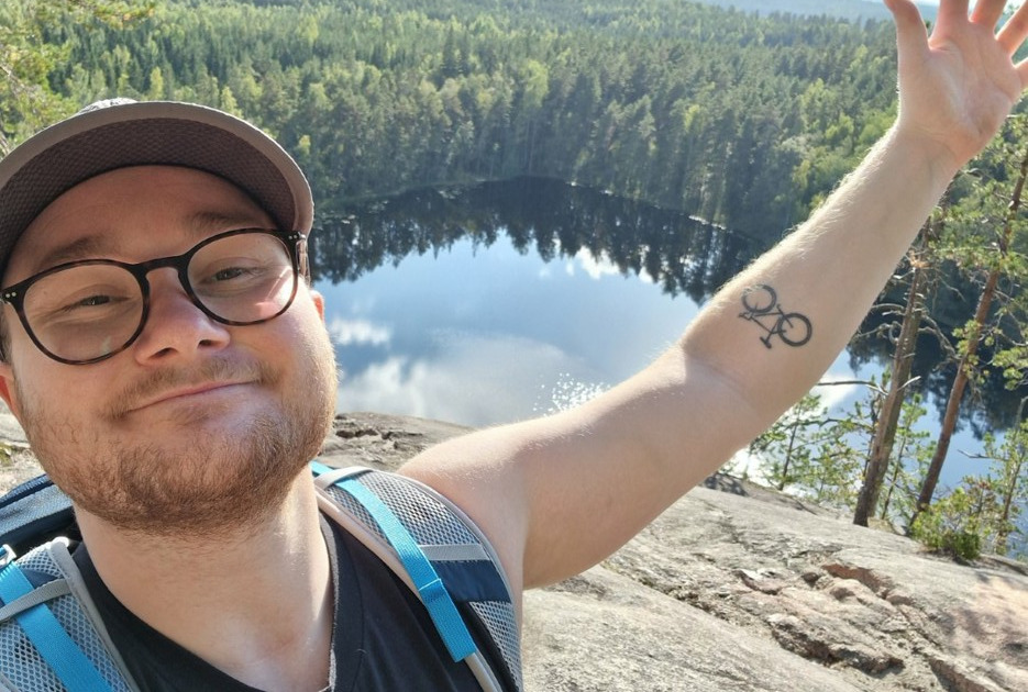 Silas Jensen afslutter snart uddannelse som social- og sundhedsassistent efter ophold i Finland