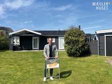 Daniel sælger endnu et sommerhus ved Sæby: stor efterspørgsel efter flere sommerhuse til salg