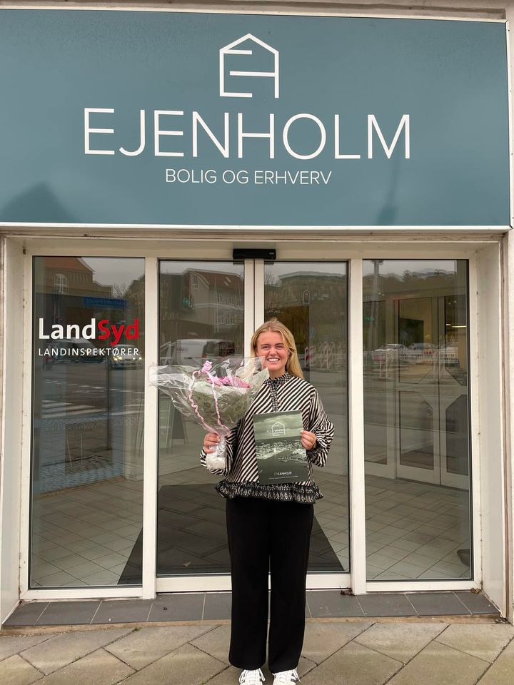 Ejenholm Bolig & Erhverv byder velkommen til Julie som barselsvikar