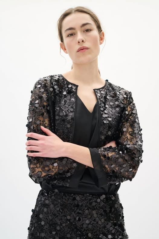 Skott Aalborg: Pailletjakker til halv pris til nytårsfesten