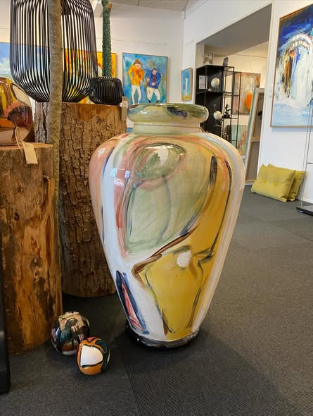 Hjerm Kunstgalleri præsenterer unik krukke af Finn Finnermann Arnesen