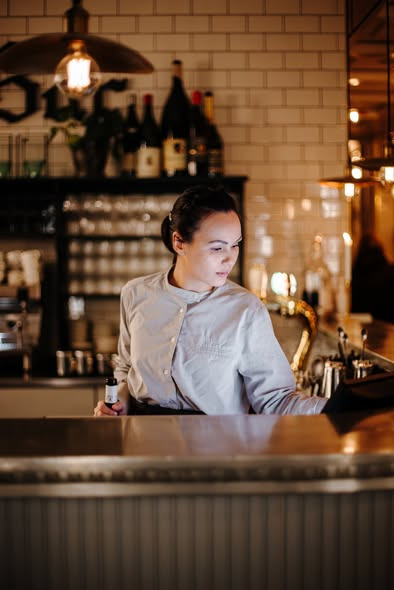 Ny Hattenæs giver gratis velkomstcocktail til gæster onsdag og torsdag