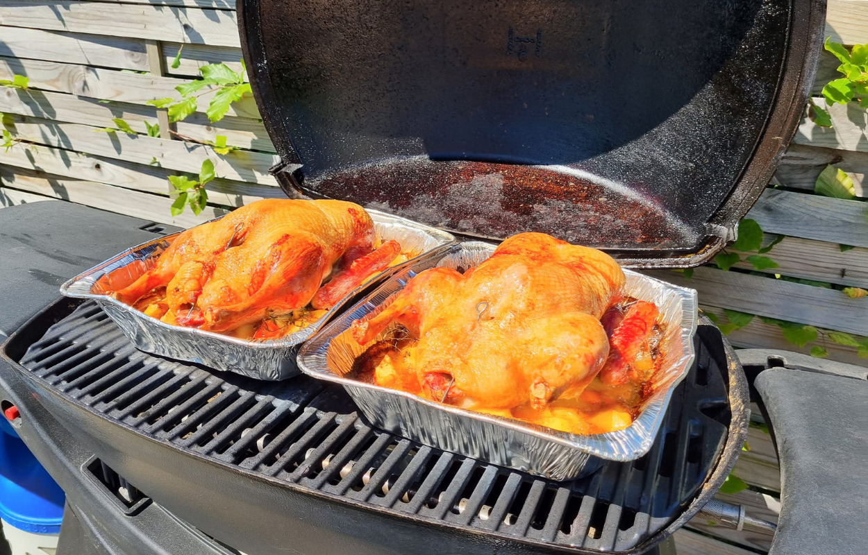 Beboerne i Svanehusene på Bispetorv serverede juni-and på grill
