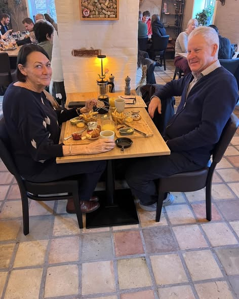 Restaurant Holger fejrer gæster der indløser julekugleønsker til lækre måltider