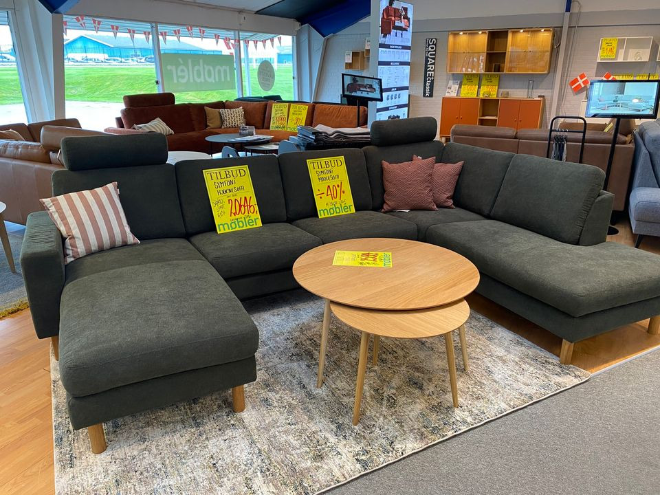 ShopAmok hos Møblér med Kumo Holstebro: Spar 40% på Symfoni modulsofaserie, søndagsåbent 29/9 11-15.00