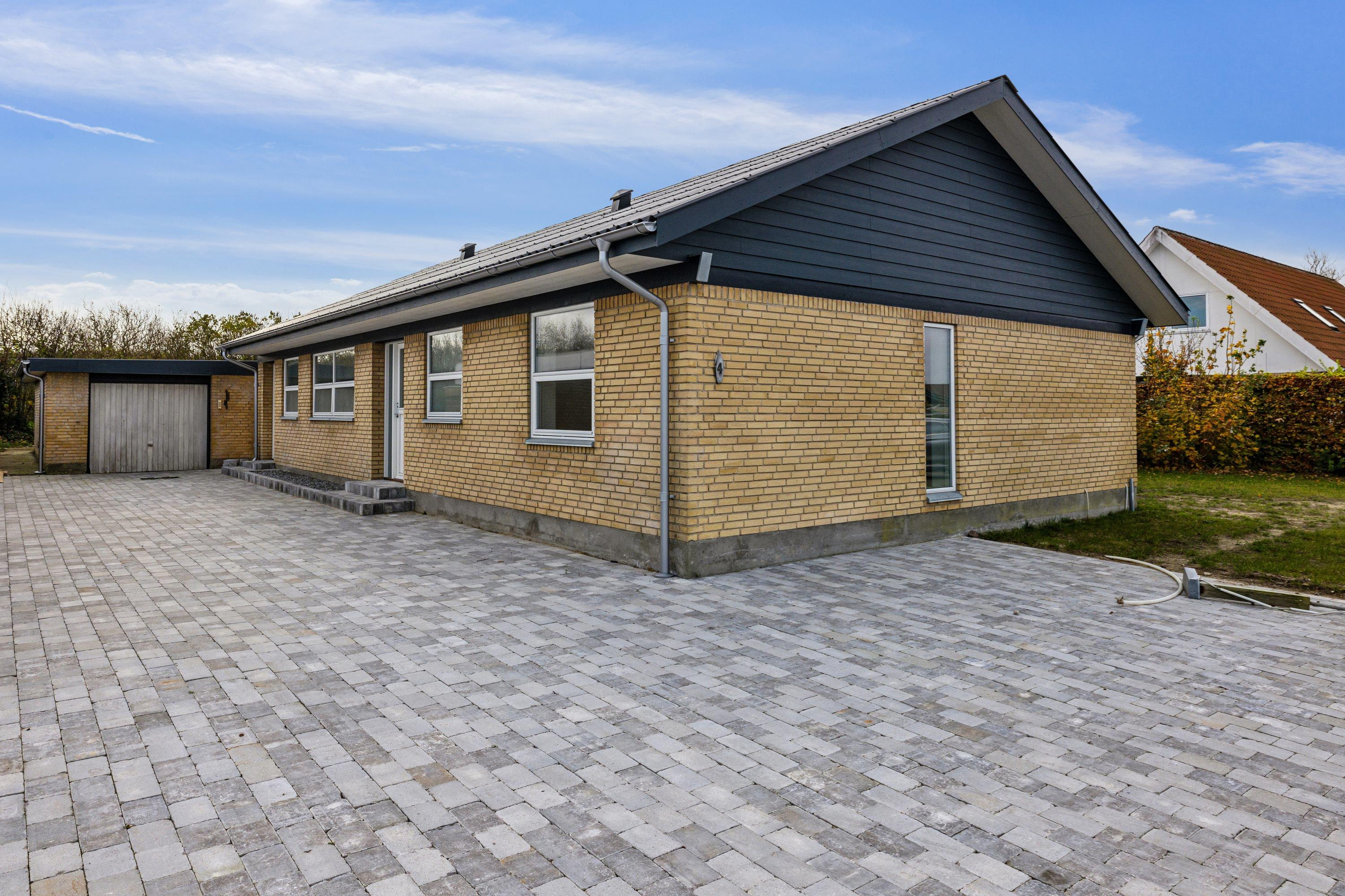 Til salg hos Mæglerhuset  Asger Larsen: Etplansvilla på lukket vej: moderniseret fra A-Z