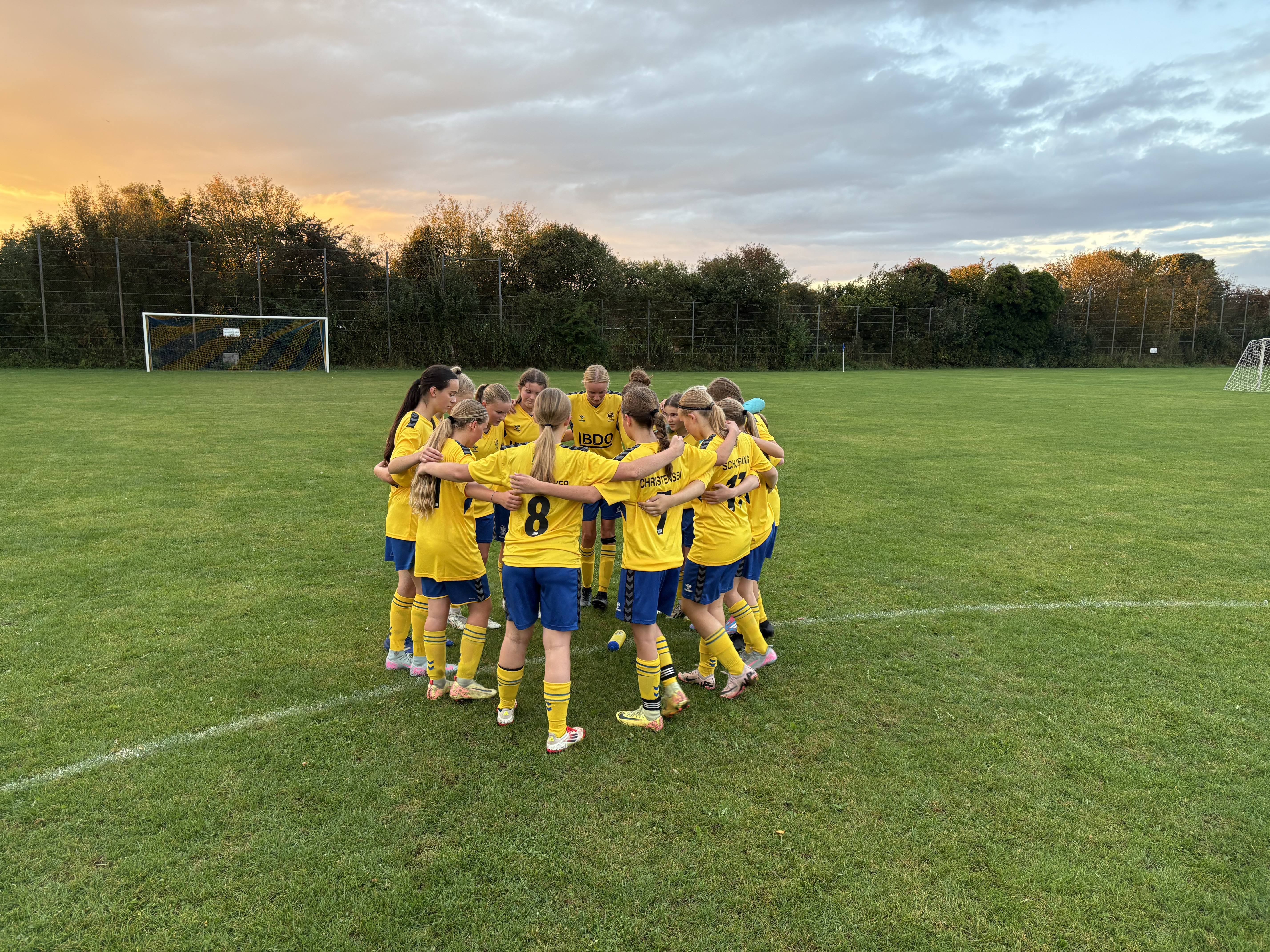 Lunderskov piger triumferer med stærk præstation og sejr på udebane