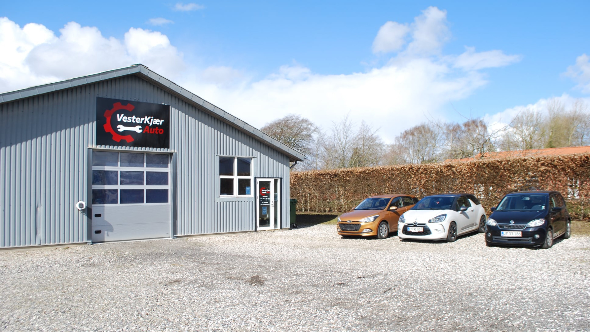 Efter sommerens slid på bilen: Giv den et efterårstjek hos VesterKjær Auto